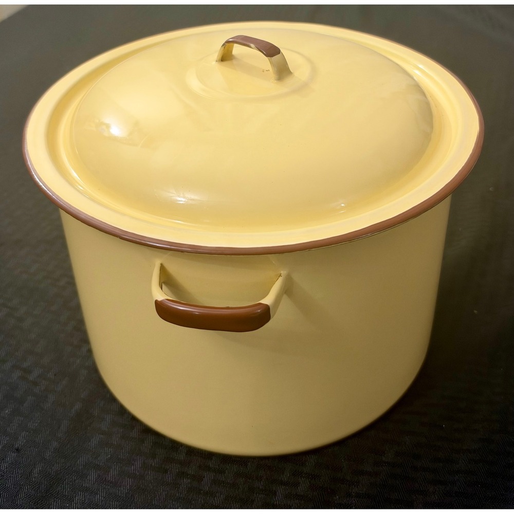 Vintage 1970s Enamelware Stock Pot & Lid Yellow & Brown Trim Farmhouse Cottage